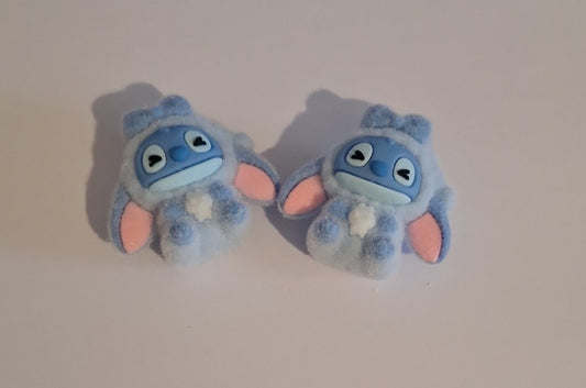 Light blue/white felt feel beads